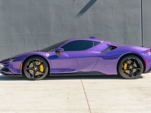 Used 2022 Ferrari SF90 Stradale image 2