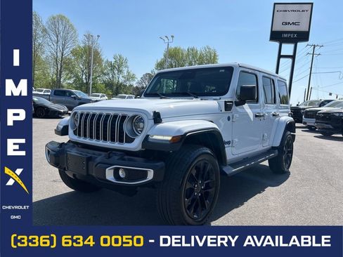 Used 2025 Jeep Wrangler Unlimited Sahara image 1