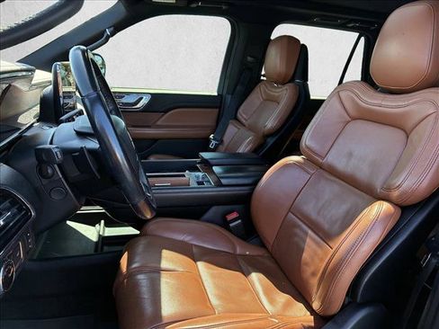 Used 2020 Lincoln Navigator Reserve AWD/4WD image 12