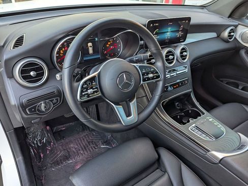 Used 2021 Mercedes-Benz GLC 300 image 2