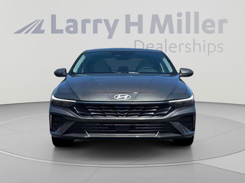 New 2026 Hyundai Elantra Limited FWD image 12