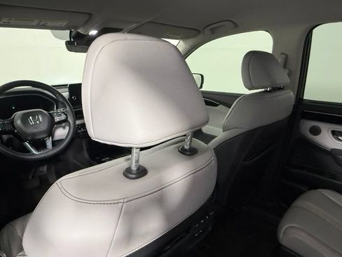 Used 2024 Honda Pilot EX-L image 33