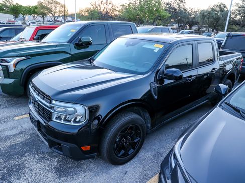 Used 2024 Ford Maverick Lariat w/ FX4 Off-Road Package image 3