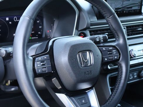 Used 2023 Honda Pilot Elite image 18