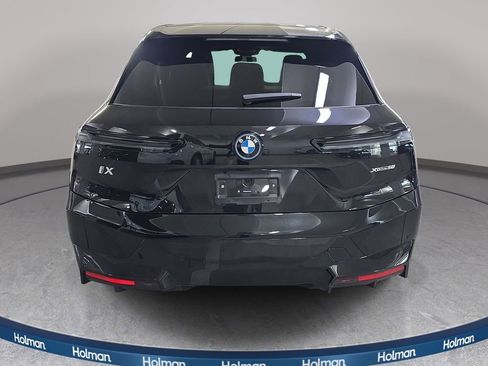 Used 2024 BMW iX xDrive50 w/ Sport Package AWD/4WD image 8