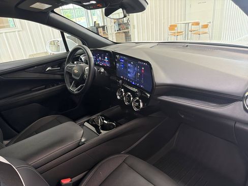 Used 2024 Chevrolet Blazer EV LT AWD/4WD image 29