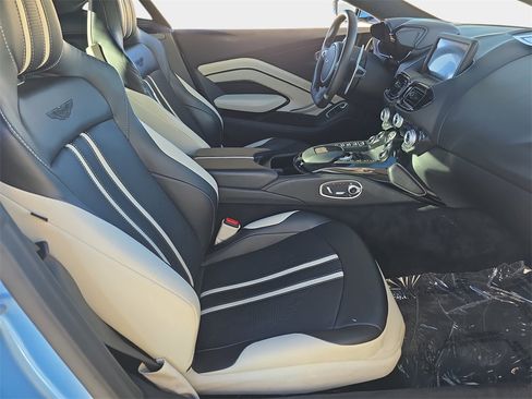 Used 2020 Aston Martin V8 Vantage Coupe image 12