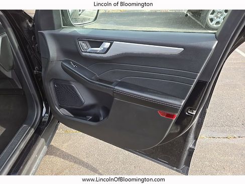 Used 2024 Ford Escape Platinum image 52