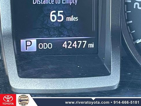 Used 2022 Toyota Tacoma TRD Off-Road w/ Technology Package AWD/4WD image 29