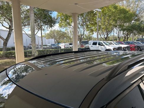 Used 2020 Ford Explorer XLT image 14