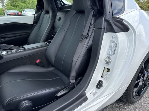 Used 2022 MAZDA MX-5 Miata RF Grand Touring RWD image 23