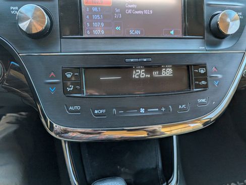 Used 2014 Toyota Avalon XLE Premium image 26