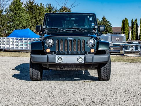 Used 2012 Jeep Wrangler Unlimited Sahara w/ Connectivity Group image 5