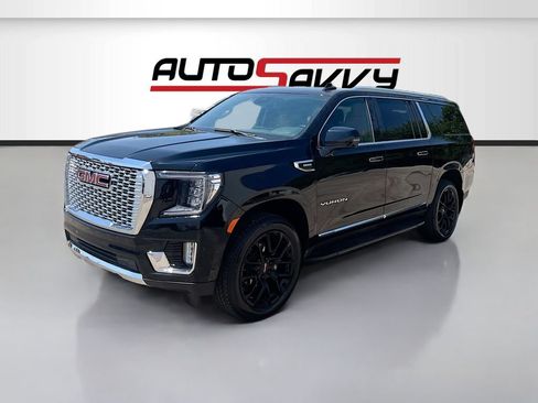 Used 2023 GMC Yukon XL SLT w/ SLT Premium Package AWD/4WD image 3
