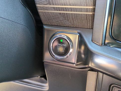 Used 2023 Ford F150 Platinum AWD/4WD image 25