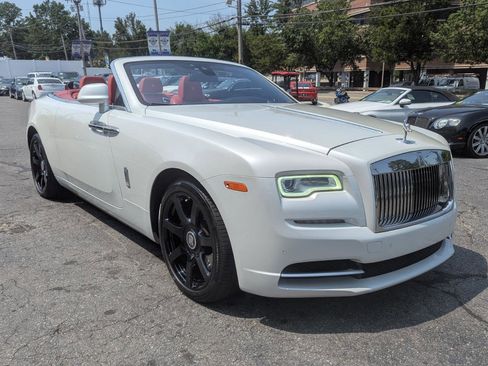 Used 2018 Rolls-Royce Dawn RWD image 76