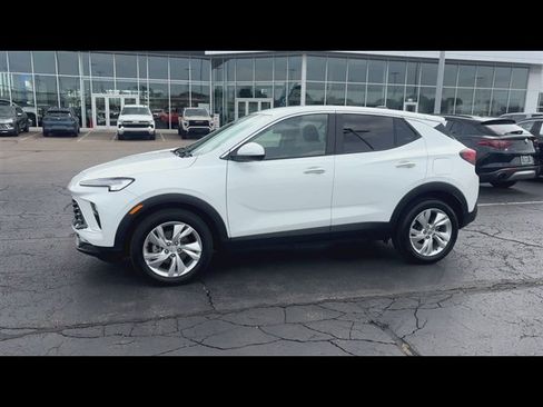 Used 2024 Buick Encore GX Preferred w/ Comfort Package FWD image 5