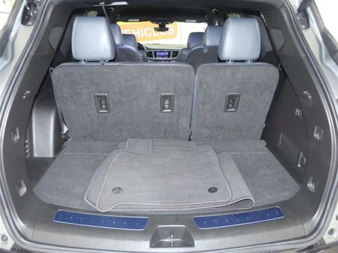 Used 2024 Buick Enclave Premium AWD/4WD image 32