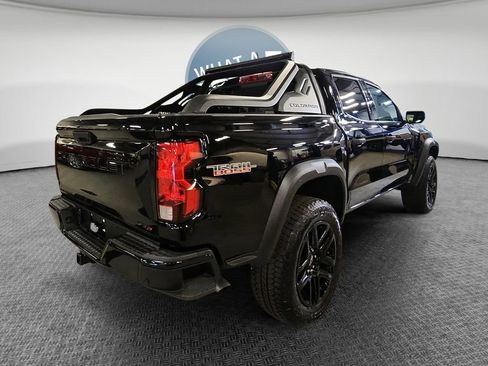 Certified 2025 Chevrolet Colorado Trail Boss w/ Midnight Edition AWD/4WD image 4