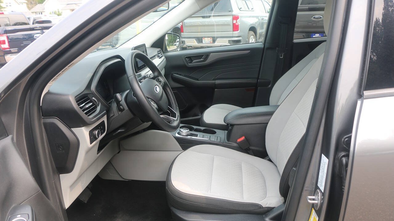 Used 2024 Ford Escape Active AWD/4WD image 30