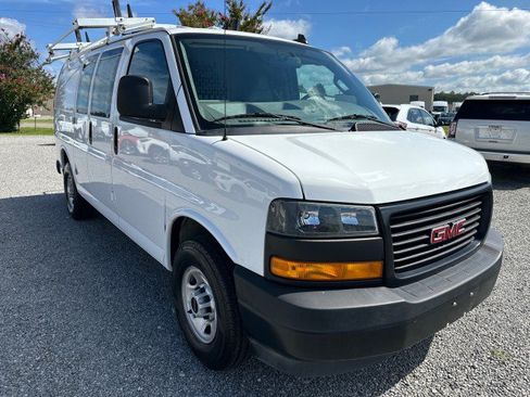 Used 2023 GMC Savana 2500 w/ Driver Convenience Package RWD image 4