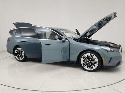 Used 2026 BMW i5 eDrive40 AWD/4WD image 13
