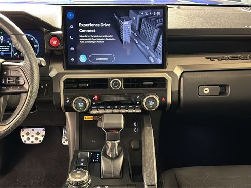 Used 2025 Toyota Tacoma TRD Sport image 17