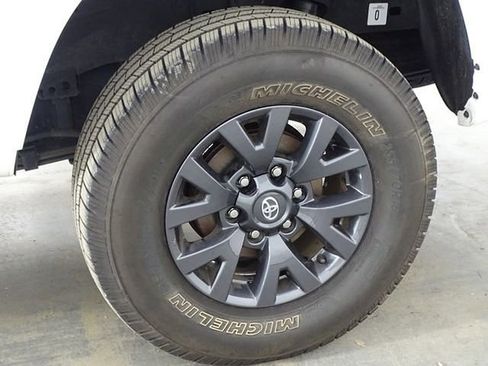 Used 2023 Toyota Tacoma SR5 RWD image 33