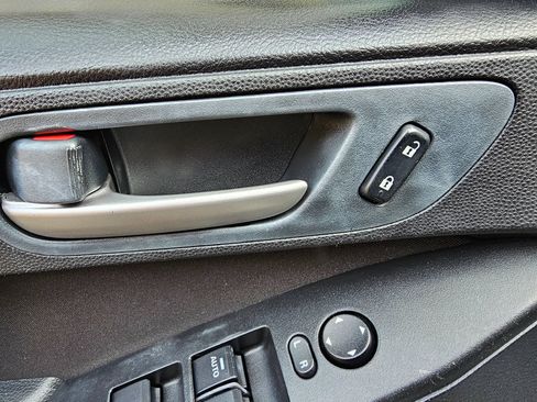 Used 2010 MAZDA MAZDA3 i Touring image 29