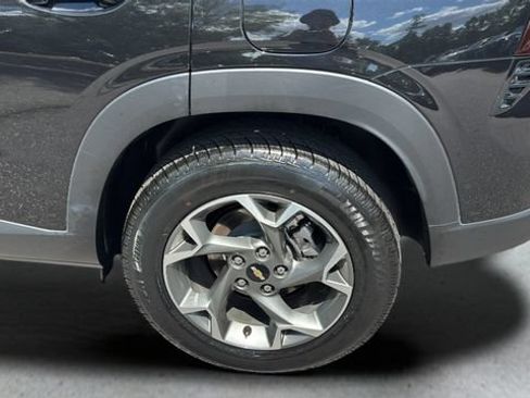Used 2025 Chevrolet Trax LT FWD image 36