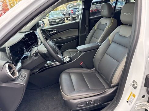 Used 2024 Chevrolet Trax ACTIV w/ Sunroof Package image 21