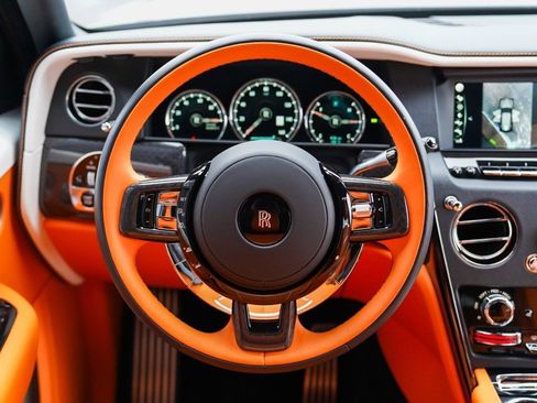 Certified 2024 Rolls-Royce Cullinan Black Badge w/ Driver's Package image 24