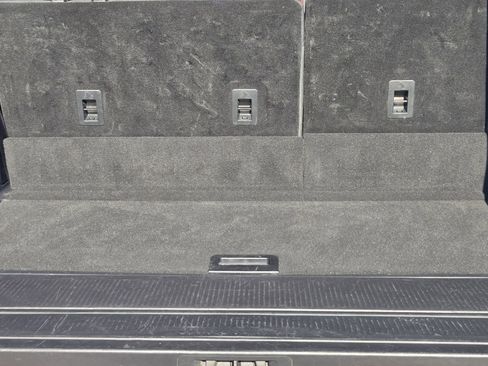 Used 2025 Ford Expedition Active image 28