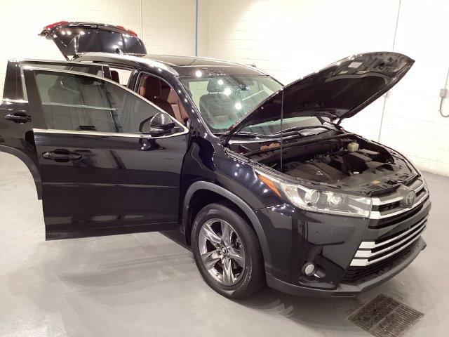 Used 2018 Toyota Highlander Limited Platinum AWD/4WD image 9