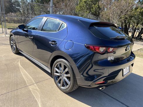 Used 2019 MAZDA MAZDA3 Base 4dr Hatchback image 8
