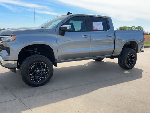Used 2025 Chevrolet Silverado 1500 LT image 5