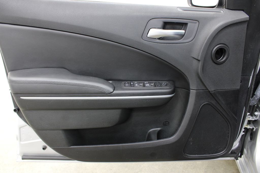 Used 2023 Dodge Charger Police RWD image 16