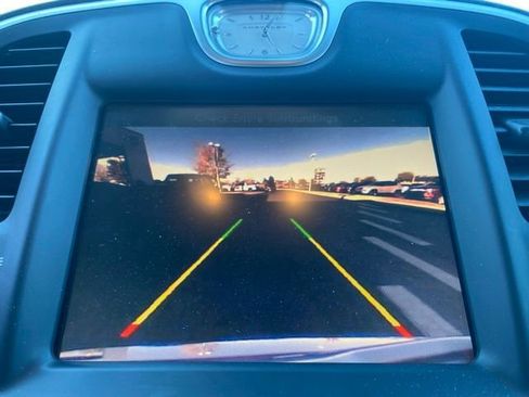 Used 2016 Chrysler 300 C image 21