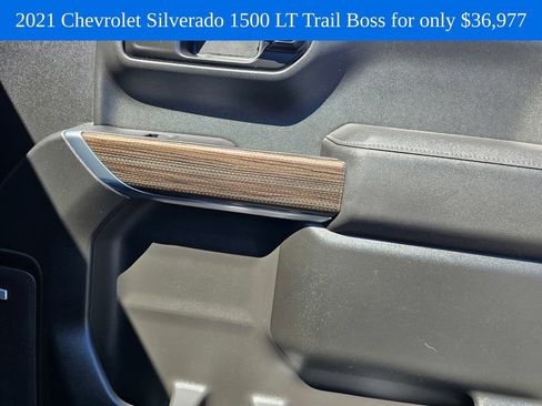 Used 2021 Chevrolet Silverado 1500 LT Trail Boss w/ Convenience Package II AWD/4WD image 10