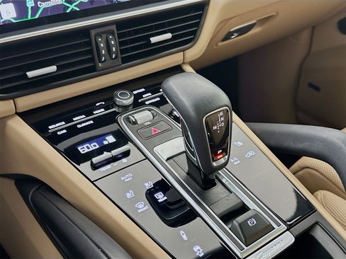 Used 2023 Porsche Cayenne S image 18