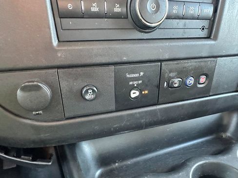 Used 2022 Chevrolet Express 2500 RWD 2500 135 w/ Driver Convenience Package image 20