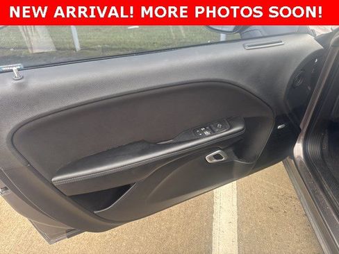 Used 2016 Dodge Challenger SXT w/ Blacktop Package image 7