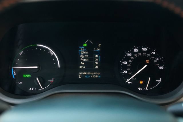 Used 2023 Toyota Sienna XSE FWD image 40