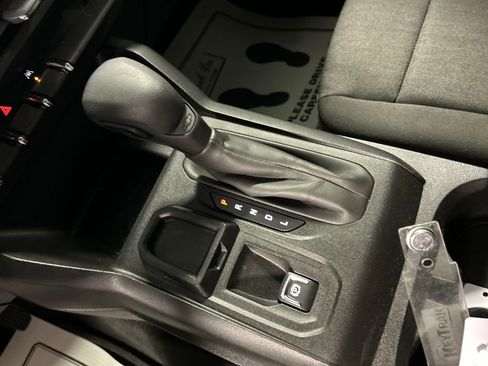 Used 2024 Chevrolet Colorado W/T image 19