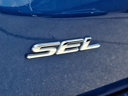 Used 2022 Ford Edge SEL w/ Sport Appearance Package AWD/4WD image 31