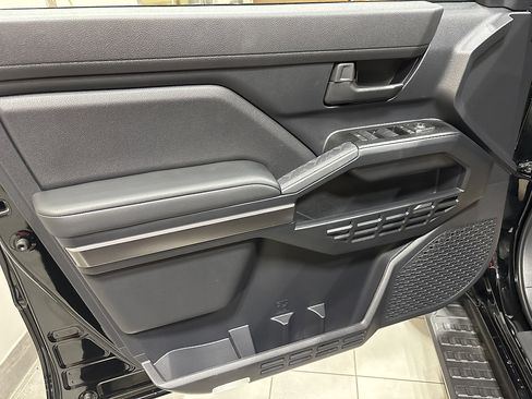 New 2026 Toyota 4Runner SR5 AWD/4WD image 8