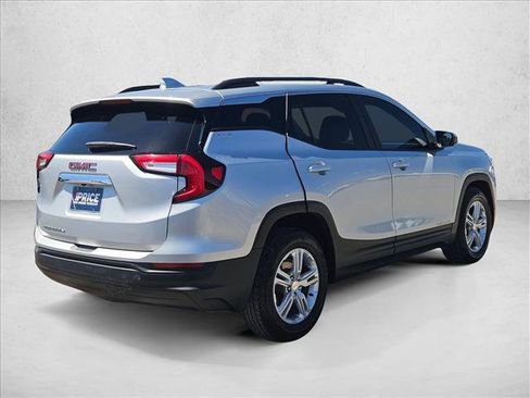 Used 2022 GMC Terrain SLE w/ Driver Convenience Package FWD image 5