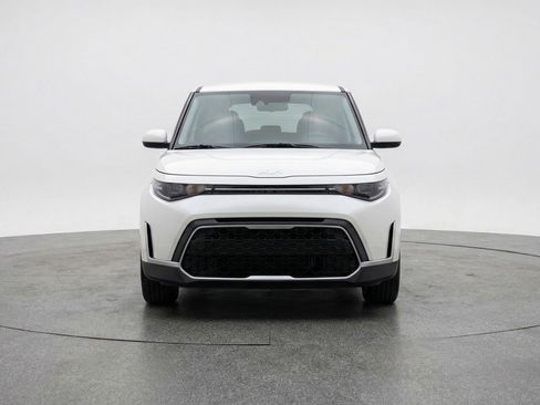 Used 2025 Kia Soul LX w/ LX Technology Package FWD image 2