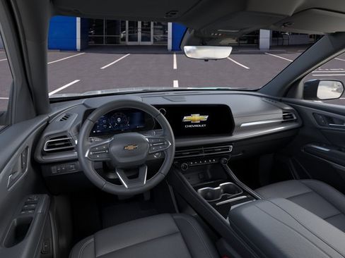 New 2026 Chevrolet Traverse LT w/ Driver Confidence Package FWD image 15