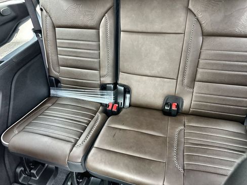 New 2026 GMC Yukon Denali Ultimate w/ LPO, Floor Liner Package AWD/4WD image 18
